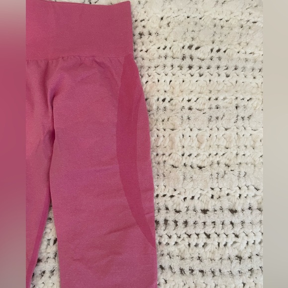 NVGTN Bubble Gum Pink NV Seamless Leggings - Picture 7 of 8